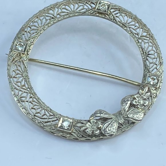 Antique 14K white gold 0.25ct F/VS2 Old Euro cut Diamond FIligree wreath pin 4.8